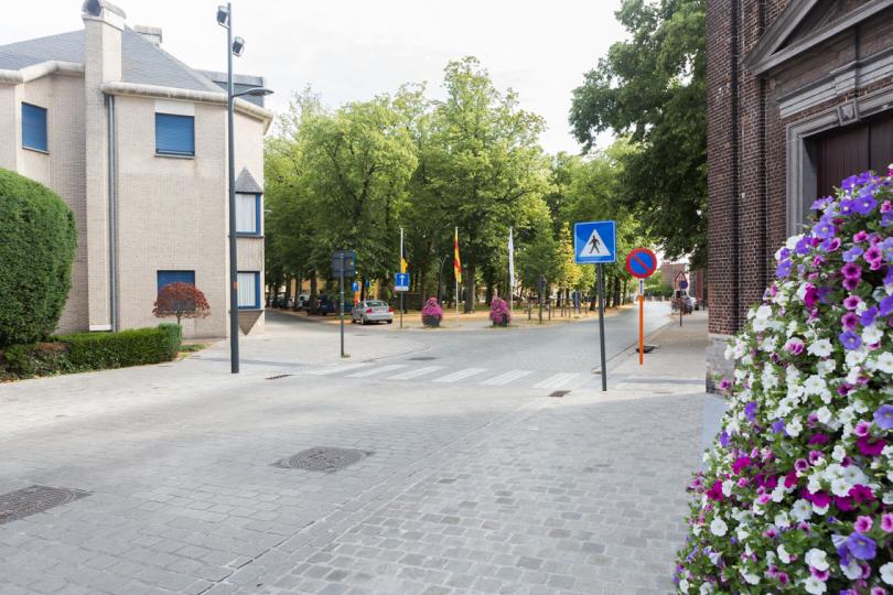Niel “Dorpsplein, Berthoutstraat, ..."