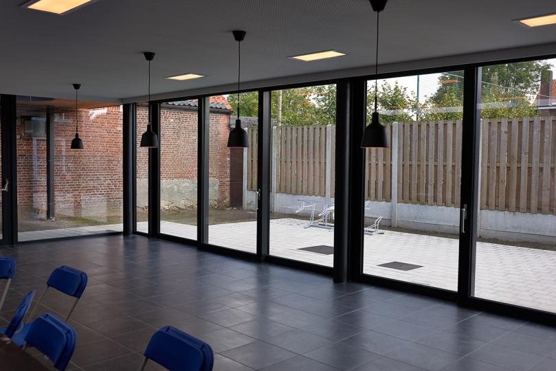 Binnenkant gemeenschapshuis in Nieuwmoer