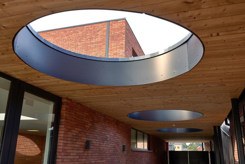 Buitenkant gemeenschapshuis in Nieuwmoer