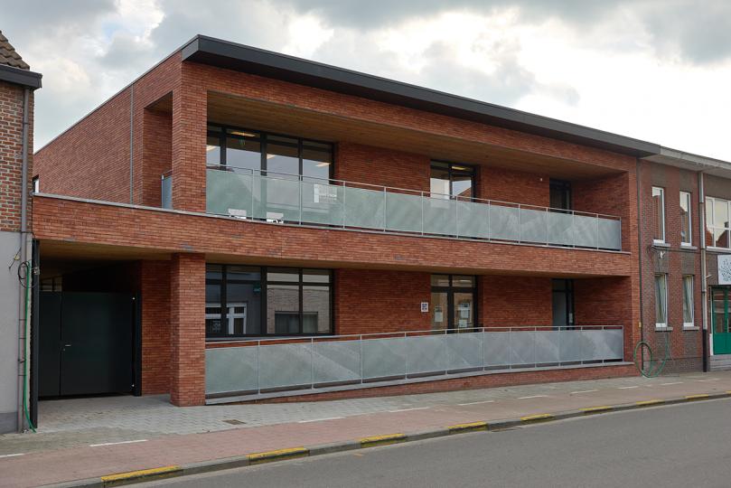 Buitenkant gemeenschapshuis in Nieuwmoer