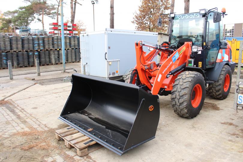 Kubota R065W