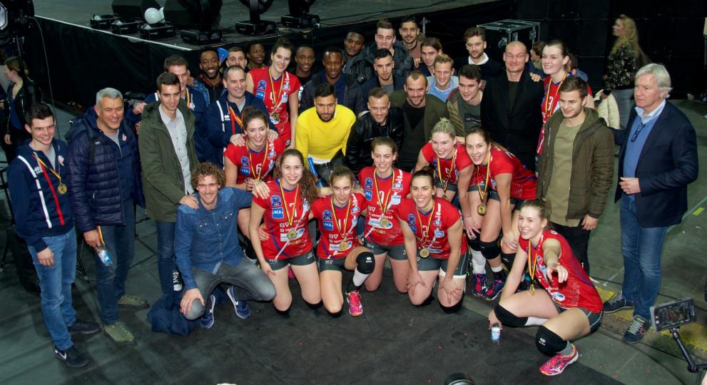 Asterix Avo & K.F.C.O. Beerschot Wilrijk samen op de foto
