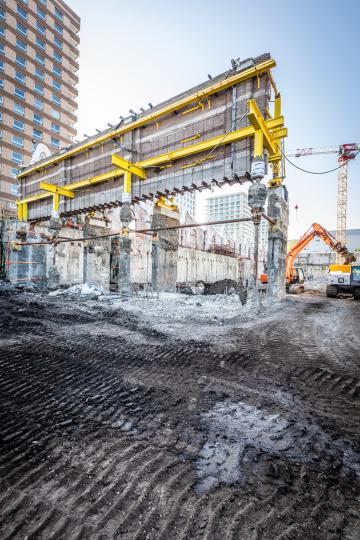 Muren van Montevideo zweven tijdelijk boven de grond