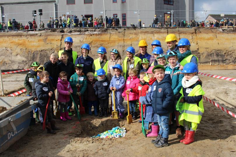 Eerste spadesteek voor ’t Blokje in Loenhout Eerste spadesteek voor ’t Blokje in Loenhout
