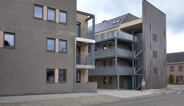 De afgewerkte gevel aan de straatkant in Beerzel