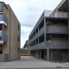 De ingang van het binnenplein langs de terrassen in Beerzel