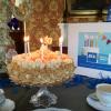 Collega's bakken zelf verjaardagstaarten voor 50 jaar DCA