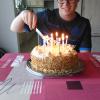 Collega's bakken zelf verjaardagstaarten voor 50 jaar DCA